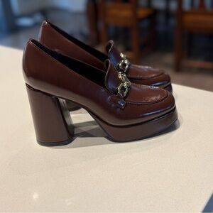 Guess Women’s shoes - size 5